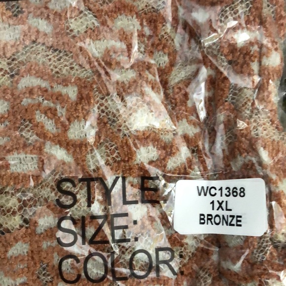 NWT UMGEE EMBROID PLUS SIZE TOP W/BELL SLEEVES - Picture 6 of 9